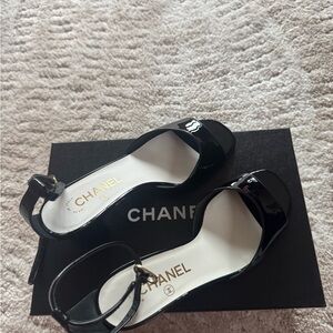 CHANEL Glossy Black Heels